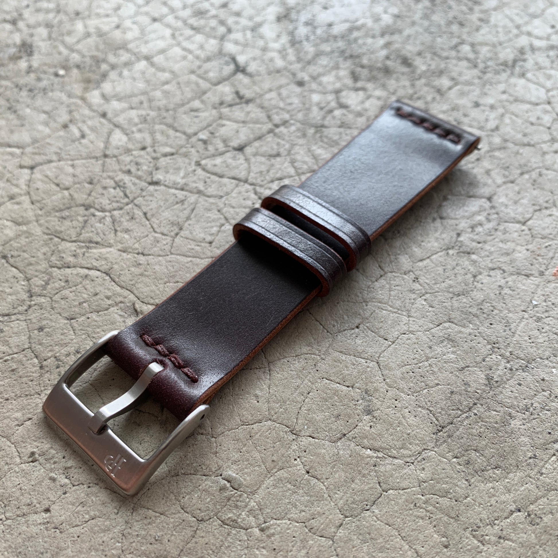 Horween Genuine Shell Cordovan® - Row Stitch Color 8 – PoshPallet